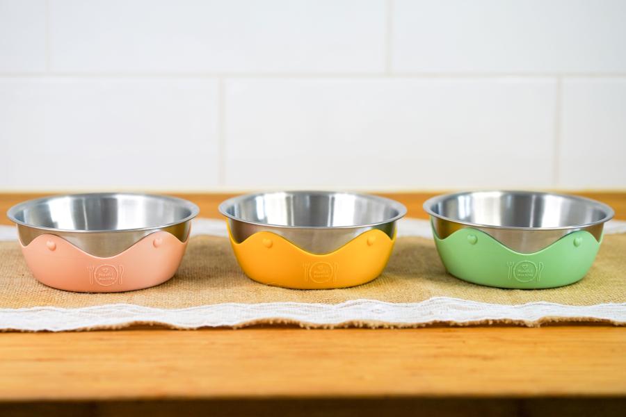 Stainless steel 500ml bowl with silicone cover. Available in Pink, Yellow and Green.